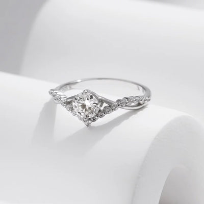 Moissanite Engagement Ring, 0.50ct D Colour VVS1, 925 Sterling Silver Wedding Ring for Women, Promise Gift for Her